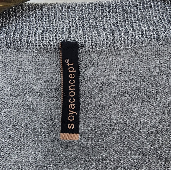 Beautiful Silver Sparkly Cardigan - Picture 6 of 6